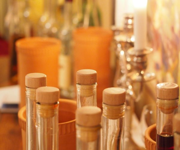 bottles-590896_1920